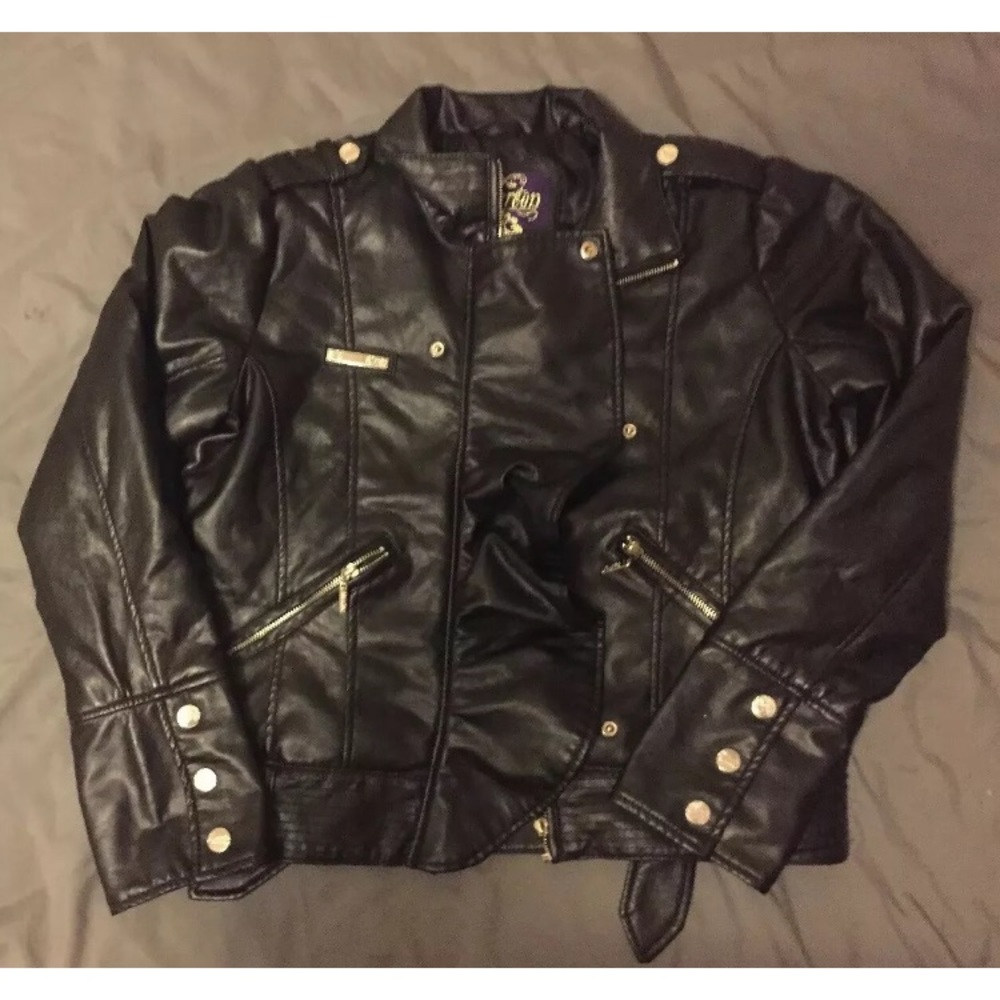 Women’s Large black motorcycle jacket from Dereon